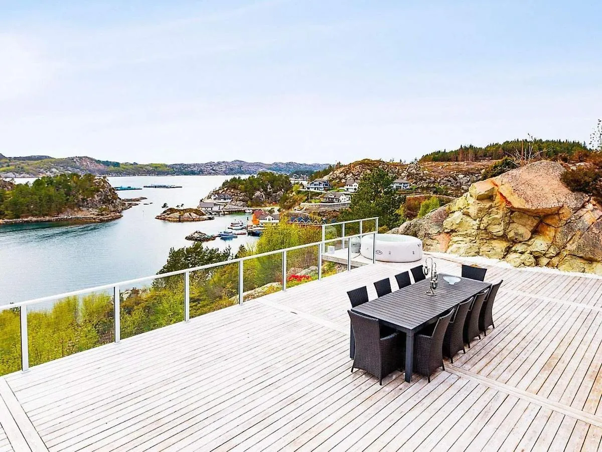 Holiday Home Fitjar